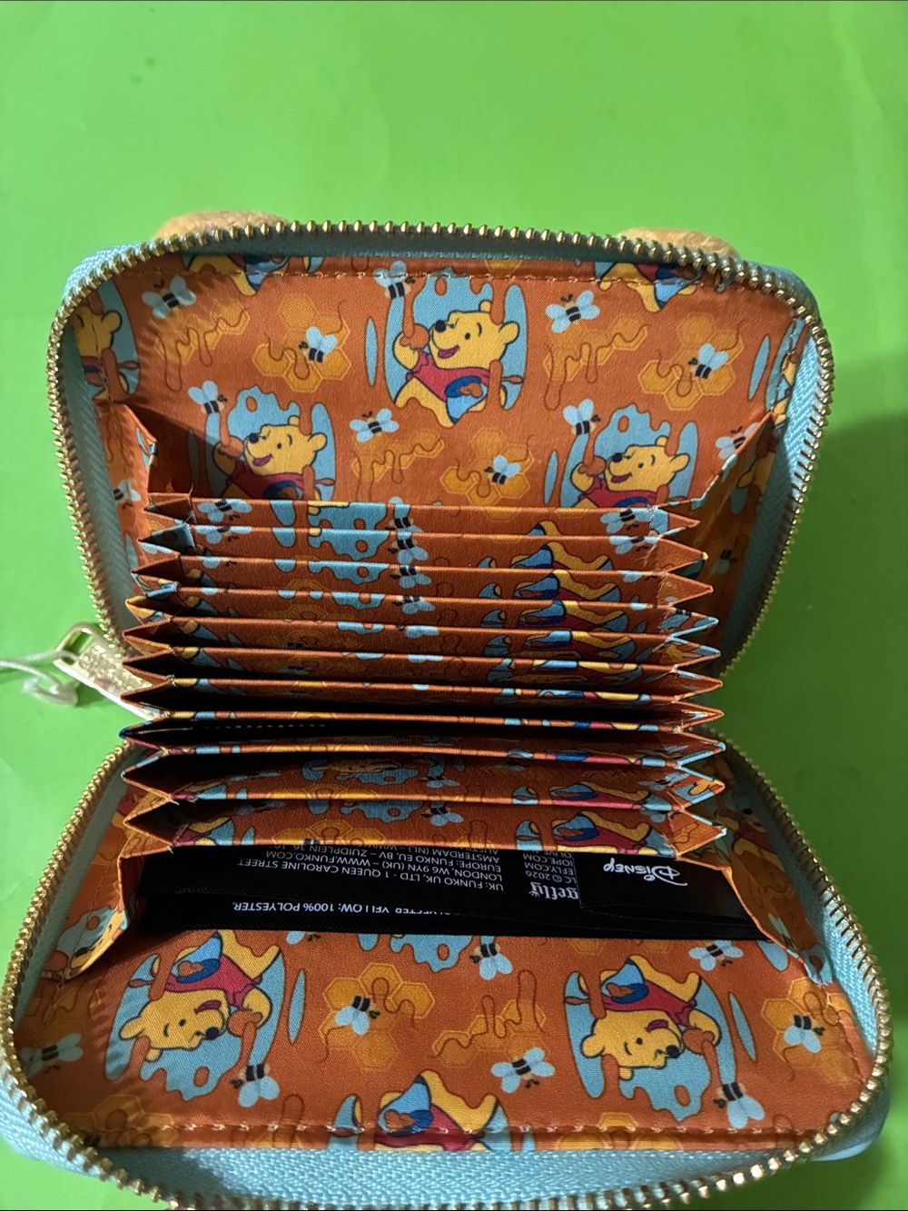 Disney Loungefly - Winnie the Pooh Scented Wallet - Picture 6 of 10
